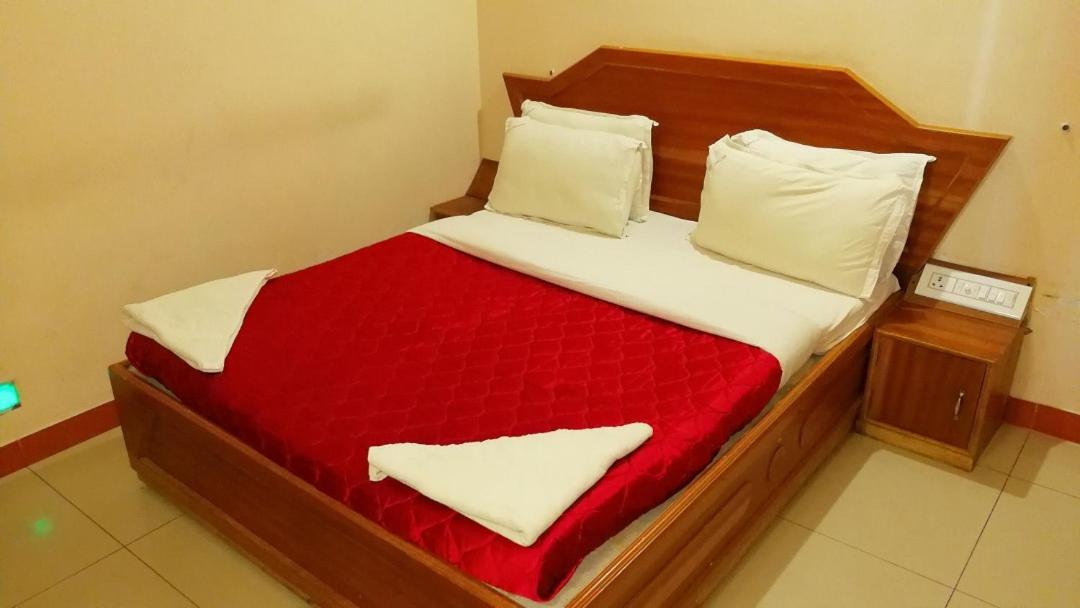 Seagate Church View Resorts Велангани Екстериор снимка