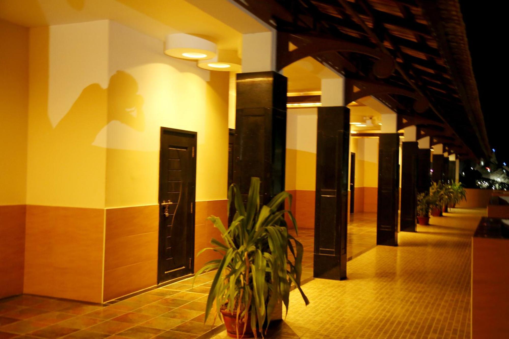 Seagate Church View Resorts Велангани Екстериор снимка