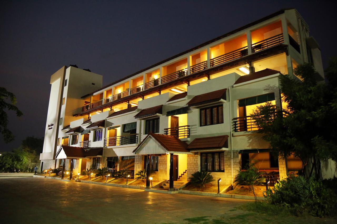 Seagate Church View Resorts Велангани Екстериор снимка